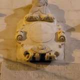 Di esemplari con l�immagine del Patrono in citt� ne sono rimaste solo due. Entrambe in pietra si trovano una nel cortile ovest del Castello Normanno-Svevo e l�altra sulla facciata posteriore della Cattedrale, alla base del campanile. Quest�ultima presenta nella parte superiore il Santo che sorregge lo stemma con le mani e in quella inferiore la testa di un cherubino
